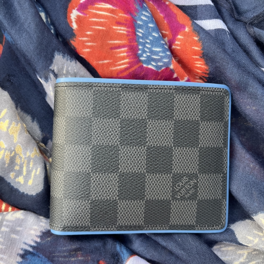 Blue lining black Damier Louis Vuitton mens wallet